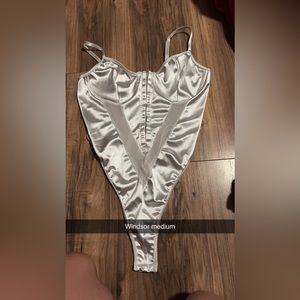 Windsor bodysuit size